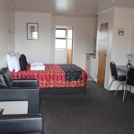 Kiwi Court Motel Hawera Exteriör bild