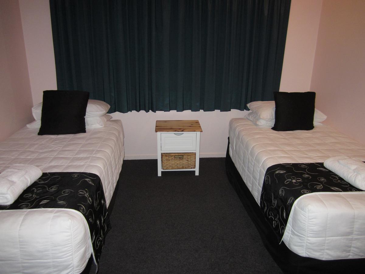 Kiwi Court Motel Hawera Exteriör bild