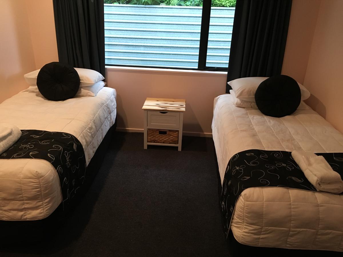 Kiwi Court Motel Hawera Exteriör bild